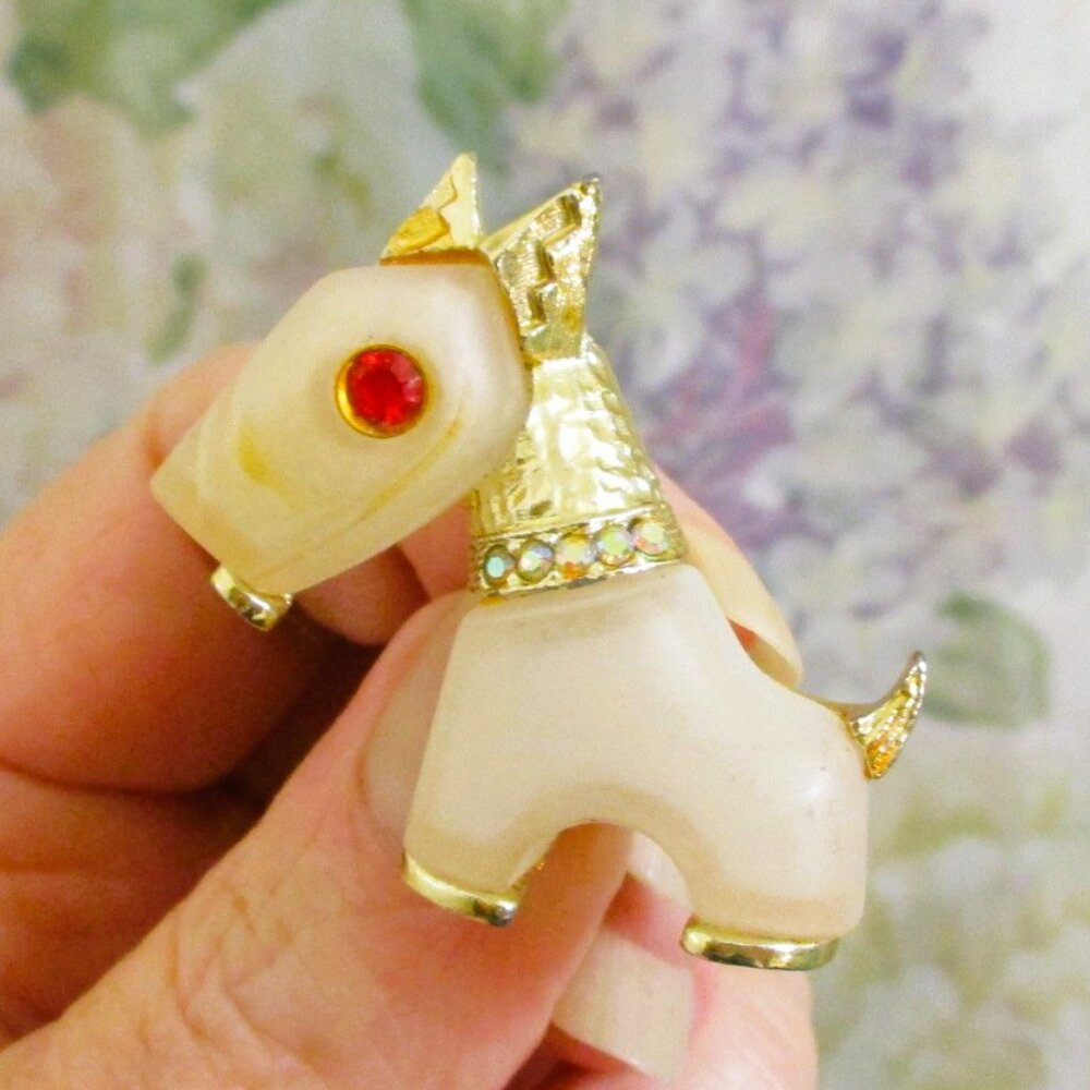 HATTIE CARNEGIE Lucite Dog Brooch: VINTAGE Designer "Primitives on Parade"